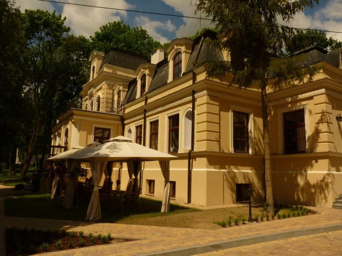 Willa Filiks Restauracja & Pokoje Nałęczów Exteriér fotografie